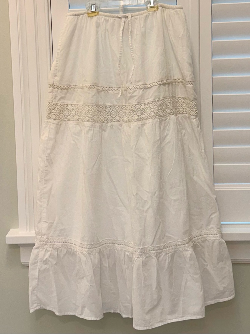 Hollister White Crochet-Trim Tiered Maxi Skirt